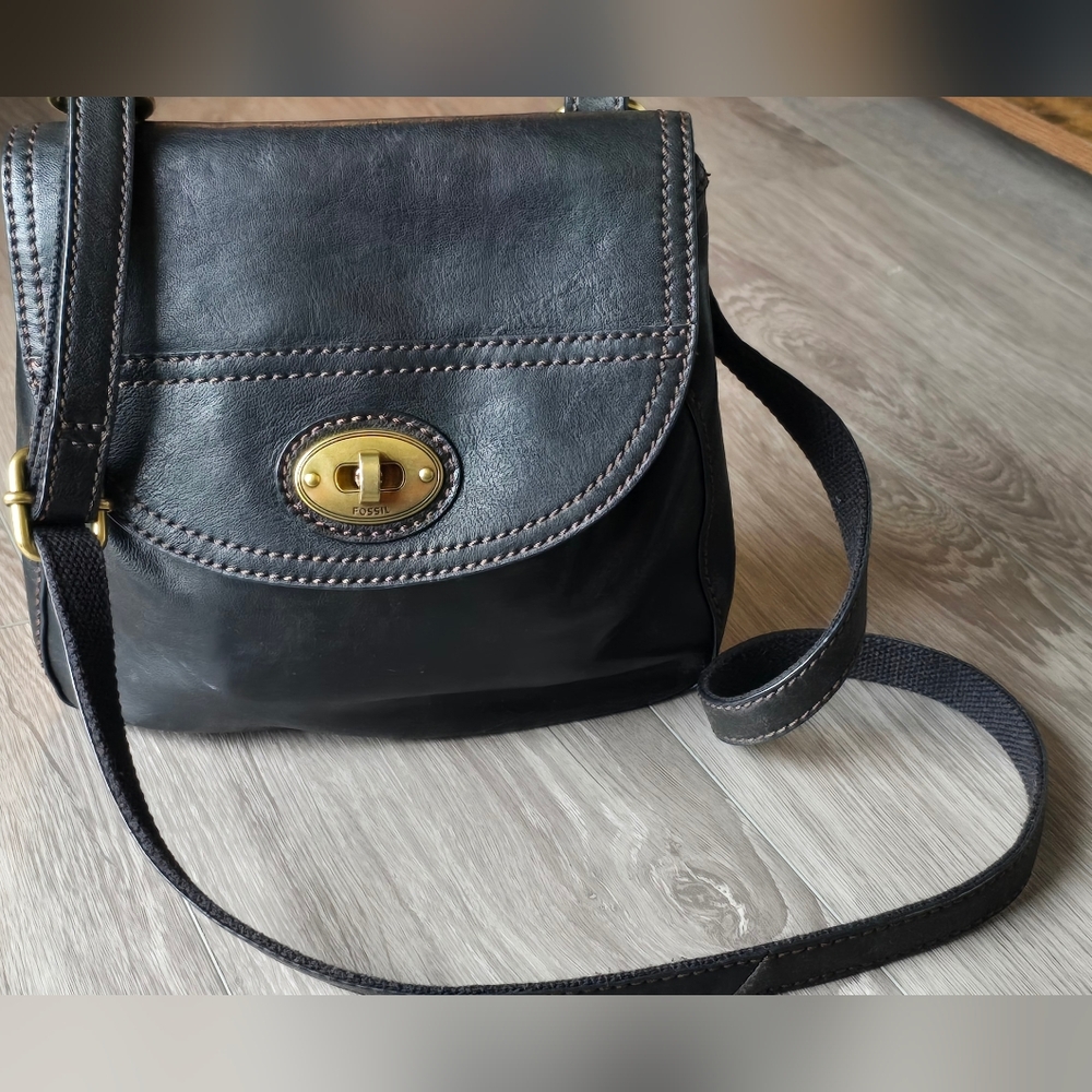 Fossil Black Carson Genuine Leather Crossbody Interior Wallet Gold Hardware - Picture 3 of 13